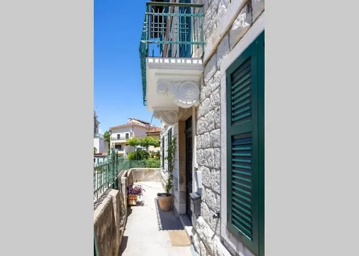 Luxurious Apartment Bella Lux In City Center With Free Parking Included!