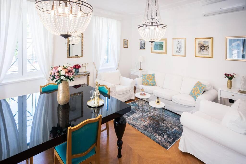 Luxurious Bella Lux In Center With Free Parking Included! Apartmán